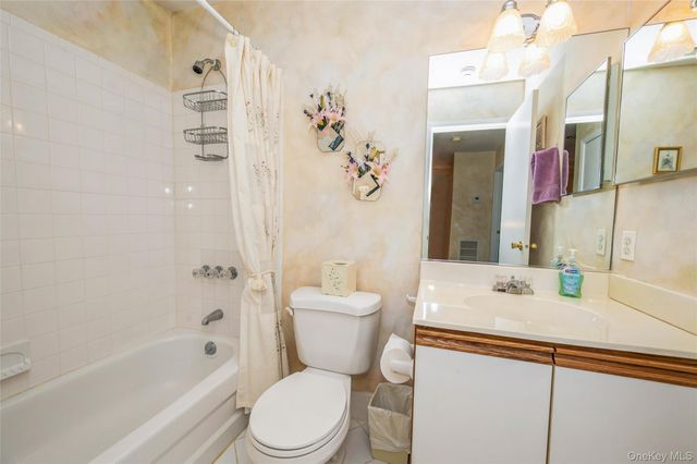 326 Erin Lane, East Setauket, NY 11733