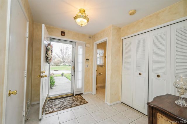 326 Erin Lane, East Setauket, NY 11733