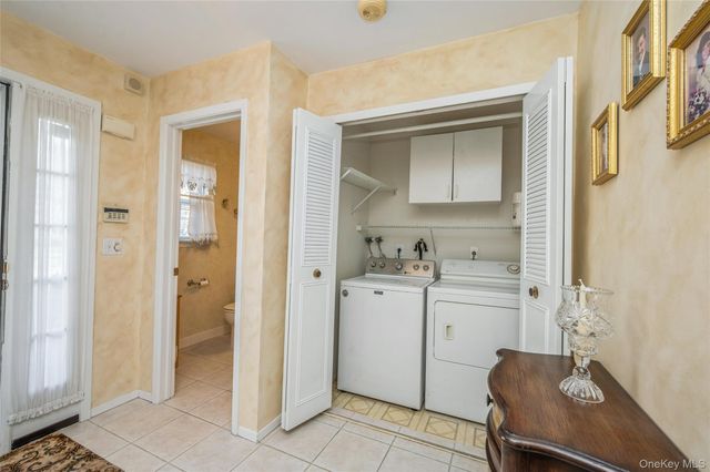 326 Erin Lane, East Setauket, NY 11733