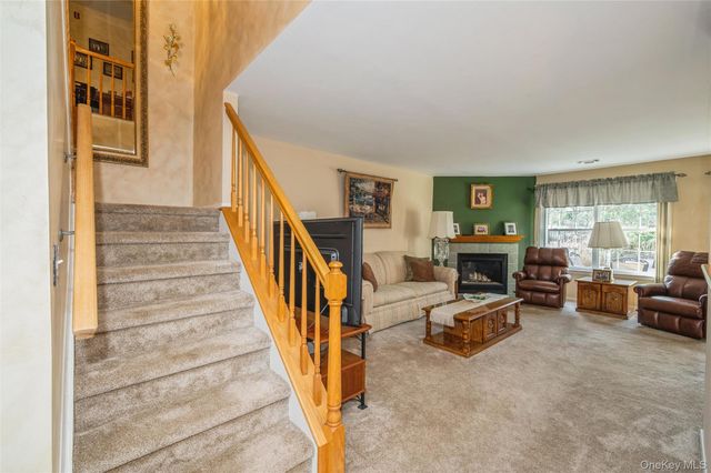 326 Erin Lane, East Setauket, NY 11733