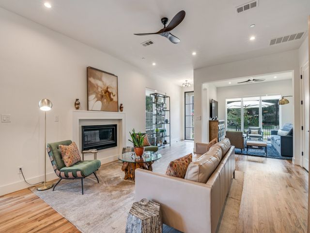 4200 University Boulevard, University Park, TX 75205