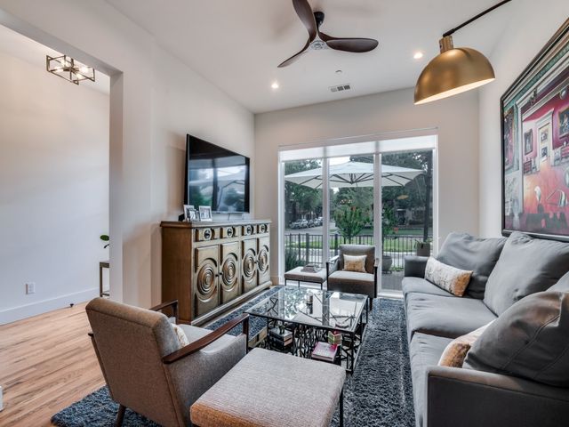 4200 University Boulevard, University Park, TX 75205