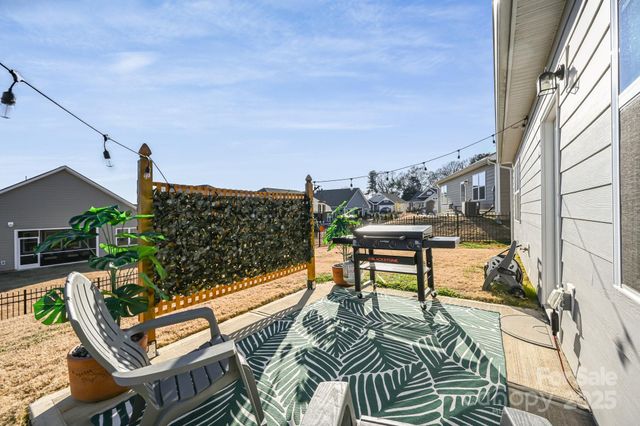 125 White Apple Way, Statesville, NC 28625