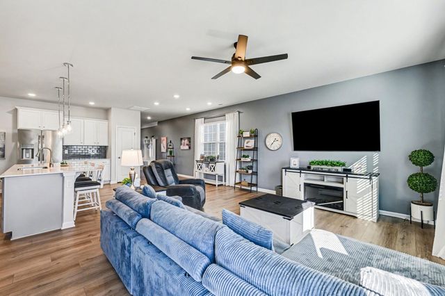 125 White Apple Way, Statesville, NC 28625