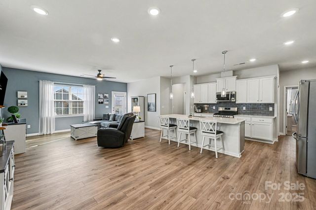 125 White Apple Way, Statesville, NC 28625