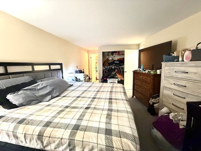 3900 W 95th Street 305, Evergreen Park, IL 60805