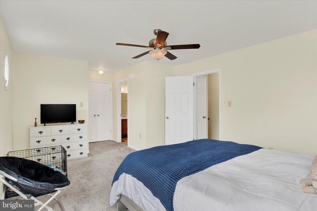 6222 SPRING KNOLL DR, Harrisburg, PA 17111