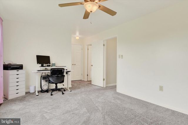 6222 SPRING KNOLL DR, Harrisburg, PA 17111