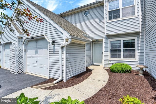 6222 SPRING KNOLL DR, Harrisburg, PA 17111