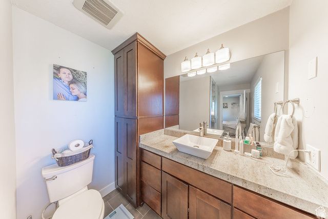 228 E GOLDEN WILLOW CIR, Sandy, UT 84070