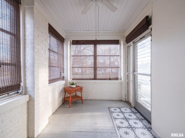 921 BROADWAY Road, Pekin, IL 61554