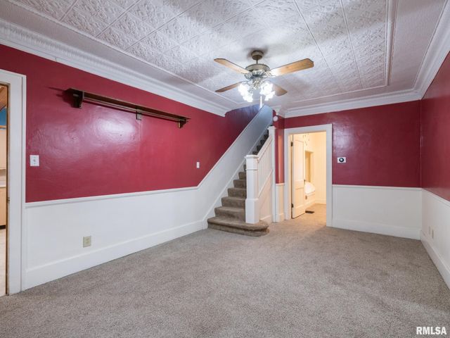 921 BROADWAY Road, Pekin, IL 61554