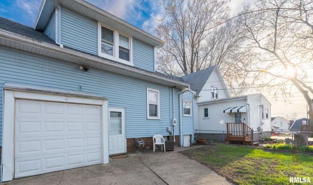 921 BROADWAY Road, Pekin, IL 61554