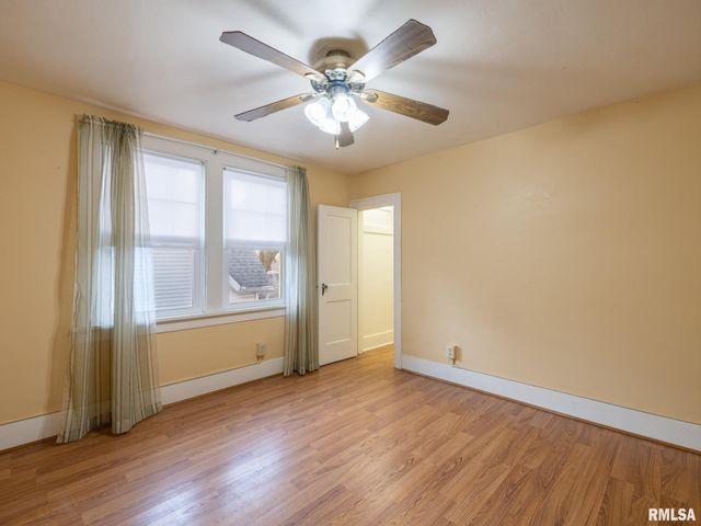 921 BROADWAY Road, Pekin, IL 61554