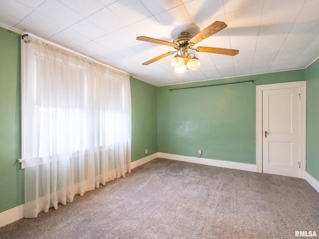 921 BROADWAY Road, Pekin, IL 61554