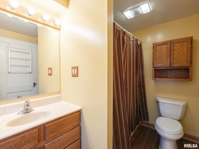 921 BROADWAY Road, Pekin, IL 61554