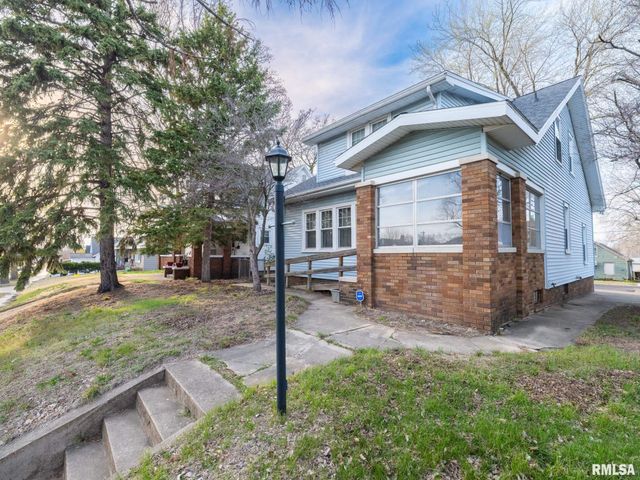 921 BROADWAY Road, Pekin, IL 61554