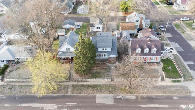 921 BROADWAY Road, Pekin, IL 61554