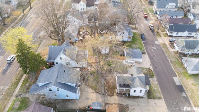 921 BROADWAY Road, Pekin, IL 61554