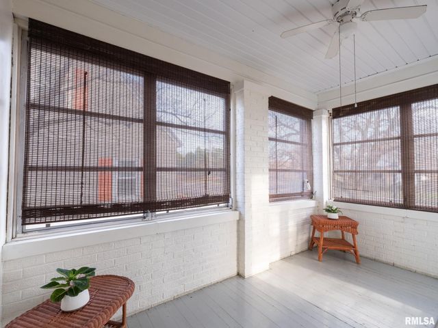 921 BROADWAY Road, Pekin, IL 61554