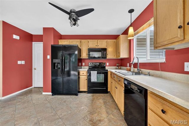 1033 Providence Pointe Drive, Wentzville, MO 63385