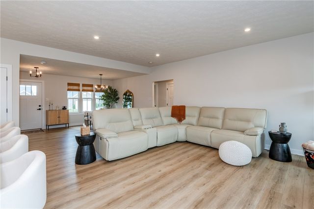 7240 Rivendell Circle, Dayton, OH 45459