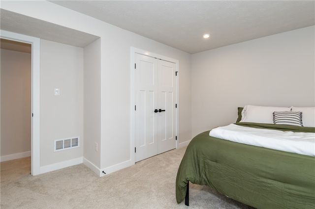 7240 Rivendell Circle, Dayton, OH 45459