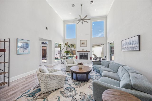 830 Silvergate Drive, Houston, TX 77079