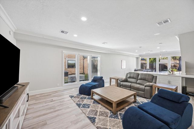 830 Silvergate Drive, Houston, TX 77079