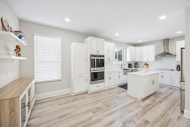 830 Silvergate Drive, Houston, TX 77079