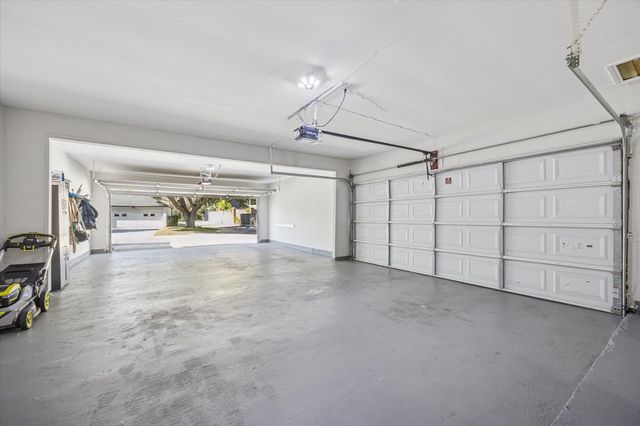 830 Silvergate Drive, Houston, TX 77079