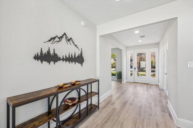 830 Silvergate Drive, Houston, TX 77079