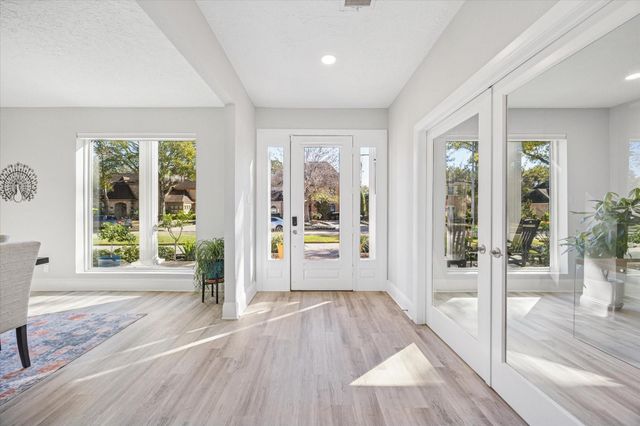 830 Silvergate Drive, Houston, TX 77079