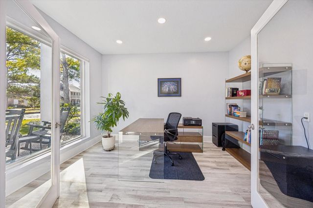 830 Silvergate Drive, Houston, TX 77079