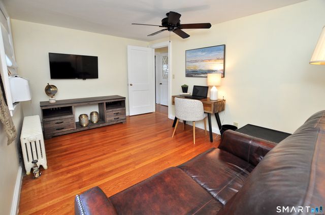 10 Toll House Lane, West Hartford, CT 06117