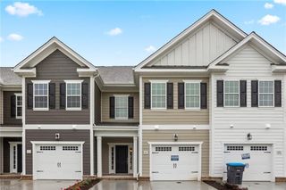 4932 Apricot WAY, Chesapeake, VA 23321