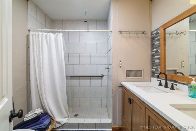 8813 Soldier Creek Road, Kingston, OK 73439