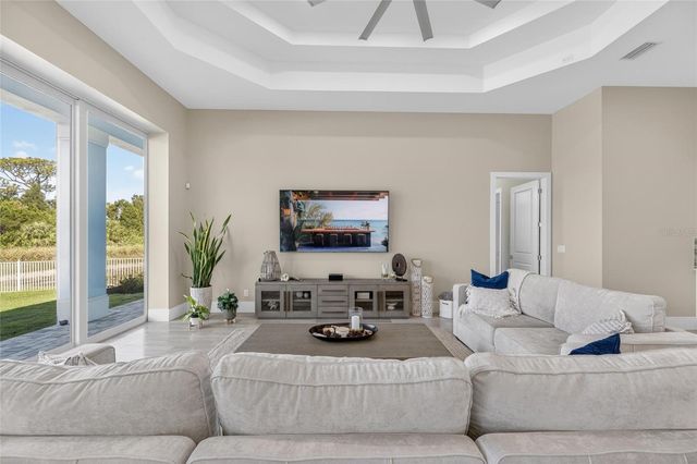 638 MANNS HARBOR DRIVE, Apollo Beach, FL 33572