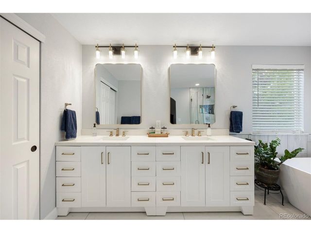 10060 Royal Eagle Ln, Highlands Ranch, CO 80129