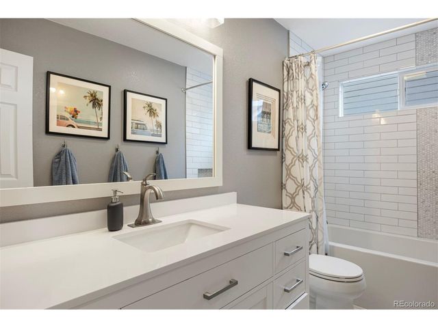 10060 Royal Eagle Ln, Highlands Ranch, CO 80129