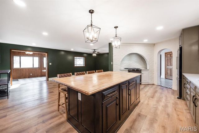 10 Phillips Lane, Shiloh, IL 62221