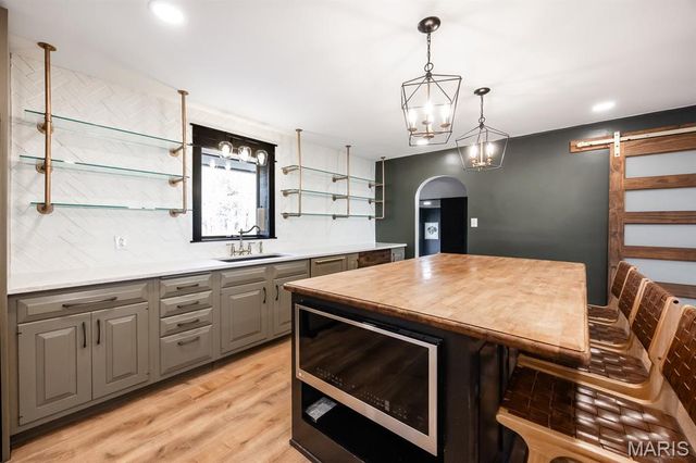 10 Phillips Lane, Shiloh, IL 62221