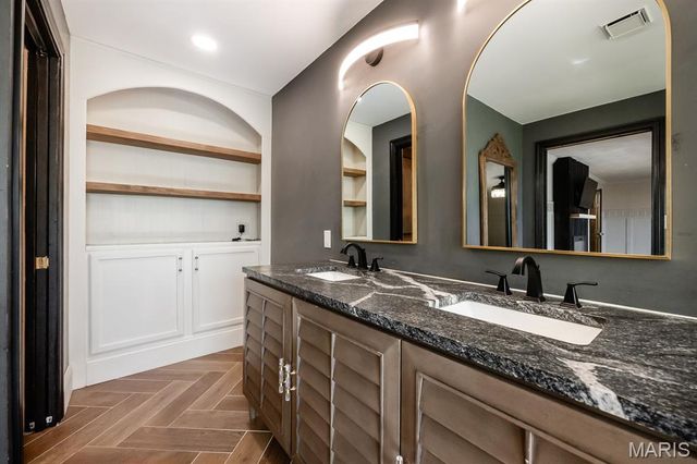 10 Phillips Lane, Shiloh, IL 62221