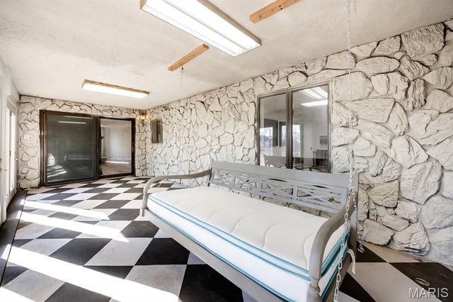 10 Phillips Lane, Shiloh, IL 62221