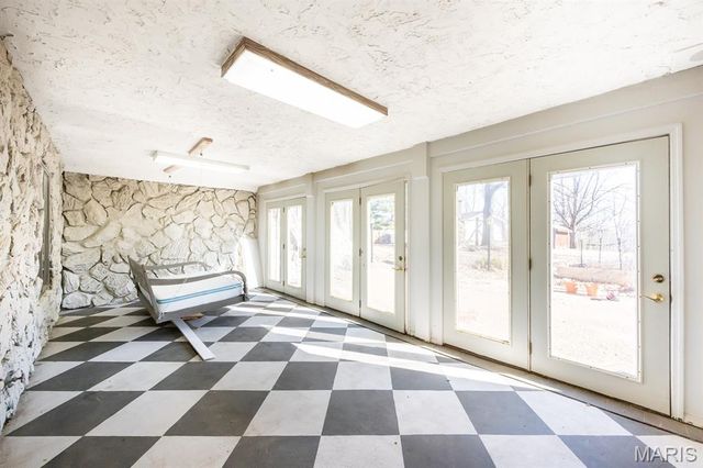 10 Phillips Lane, Shiloh, IL 62221