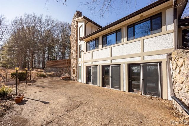 10 Phillips Lane, Shiloh, IL 62221