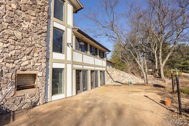 10 Phillips Lane, Shiloh, IL 62221