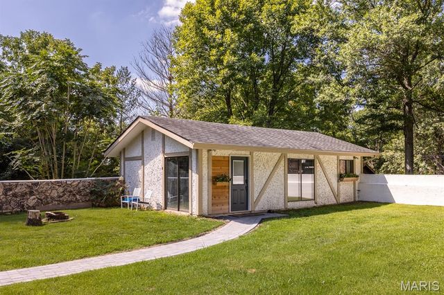 10 Phillips Lane, Shiloh, IL 62221