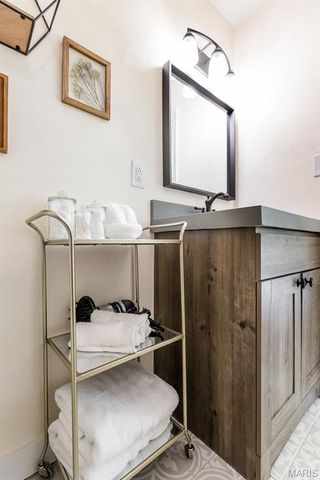 10 Phillips Lane, Shiloh, IL 62221