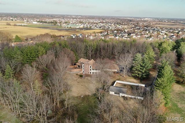 10 Phillips Lane, Shiloh, IL 62221